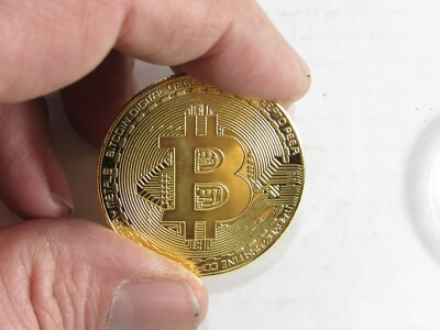 Gold Bitcoin Commemorative Round Collectors Coin Bit Coin is Gold