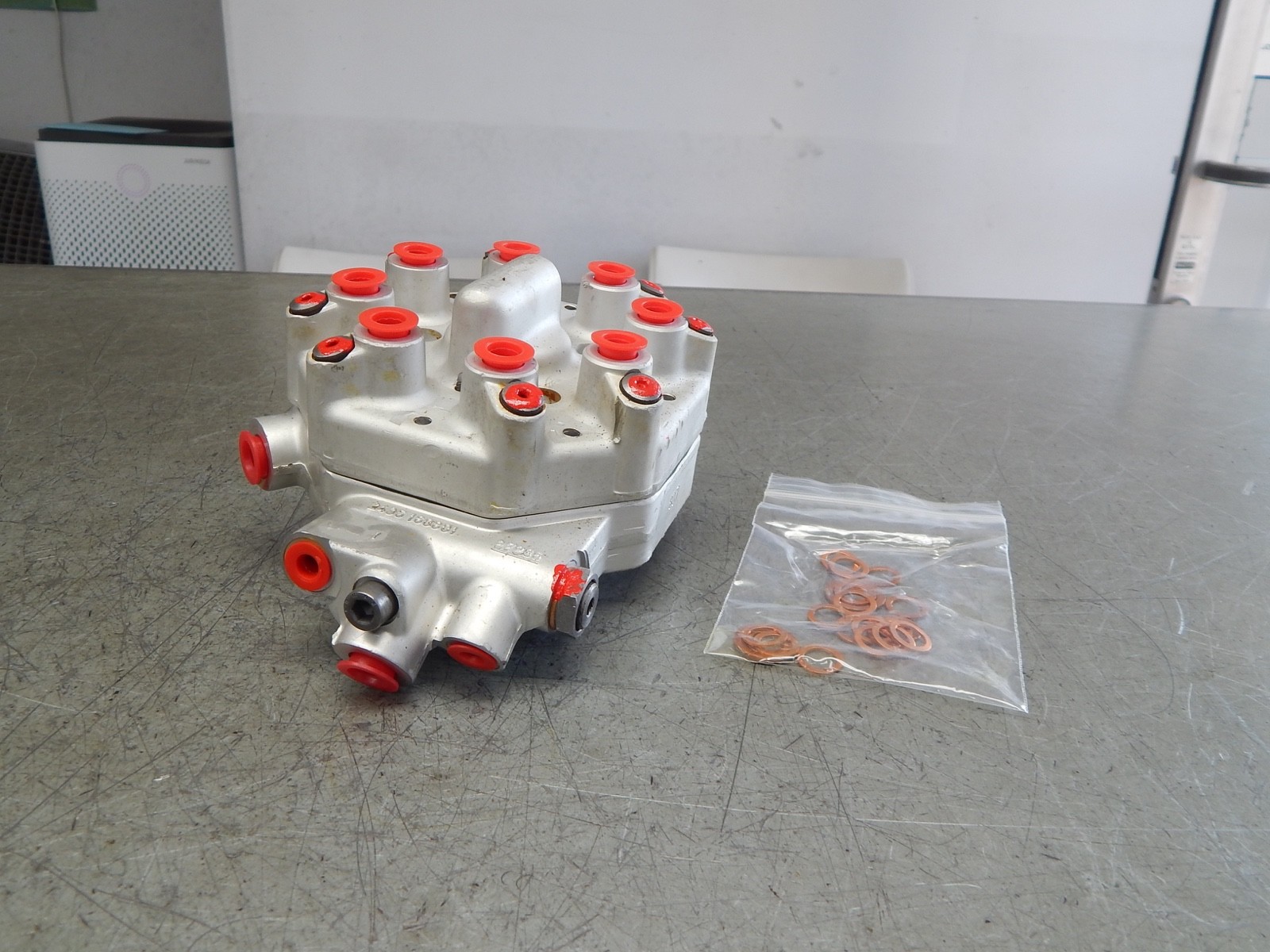 FERRARI 308 GTBi  GTSi MONDIAL FUEL DISTRIBUTOR   0438100034    REMANUFACTURED 