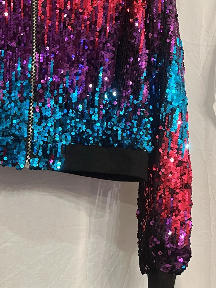 Jaqueta Forever 21, com capuz e lantejoulas com zíper forrada tamanho OX véspera de Ano Novo. - Imagem 3 de 4