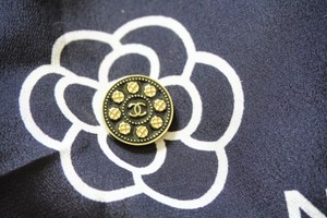 100-Chanel-button-1-pieces-metal-cc-logo-0-8-inch-20-mm-gold-amp-black