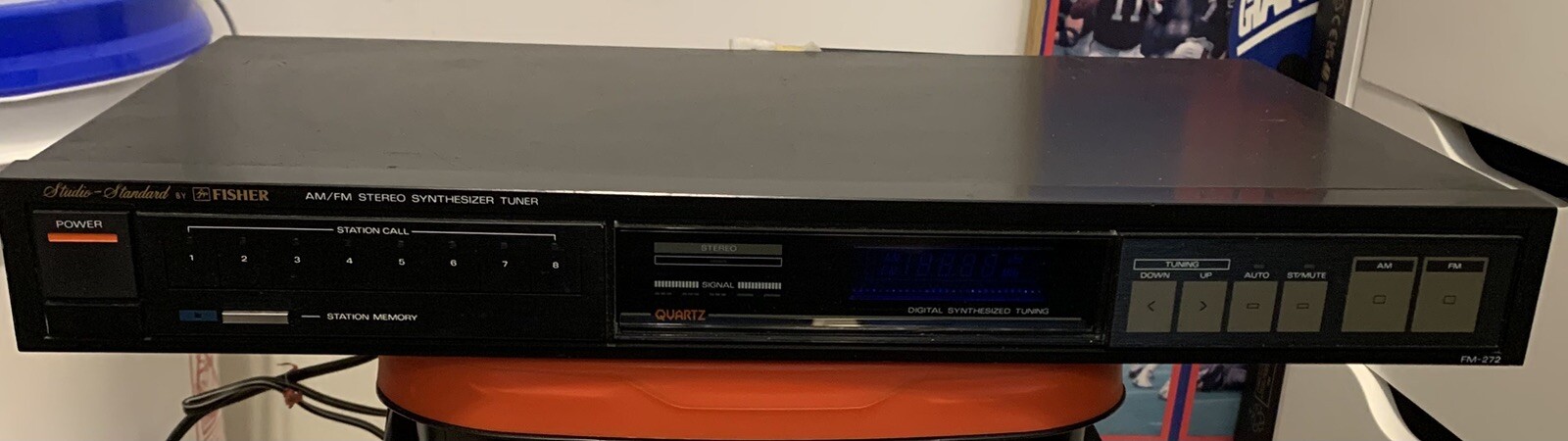 Vintage Fisher FM-272 AM/FM Stereo Synthesizer Tuner Receiver Studio Standard