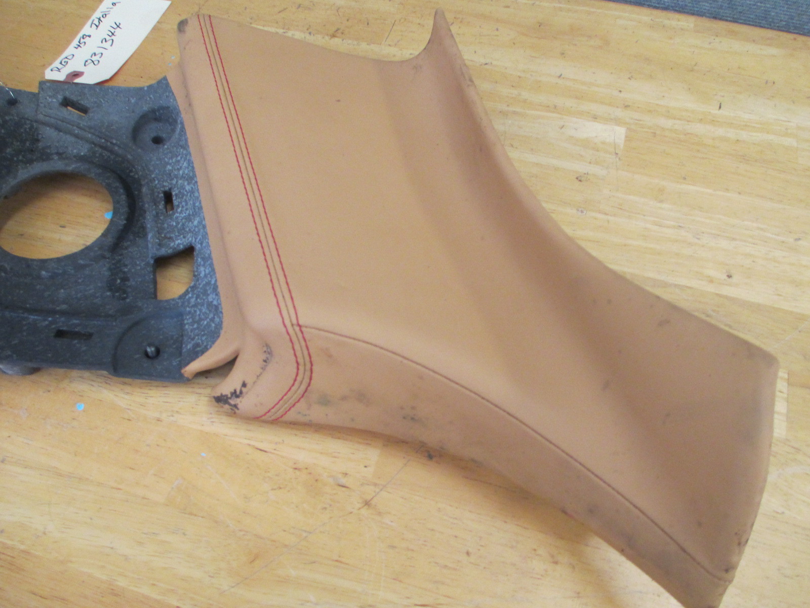 Ferrari 458, RH Lateral Trim, Seat Belt Holder # 819031