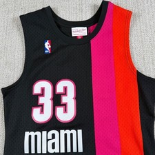 Mitchell & Ness Mens XS Miami Heat Alonzo Mourning #33 2005-06 Basketball Jersey