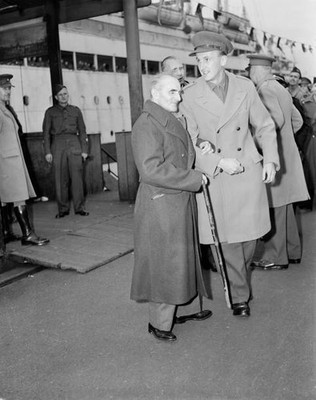 Oswald Phipps 4th Marquess of Normanby helps a blind repatriated p- Old Photo