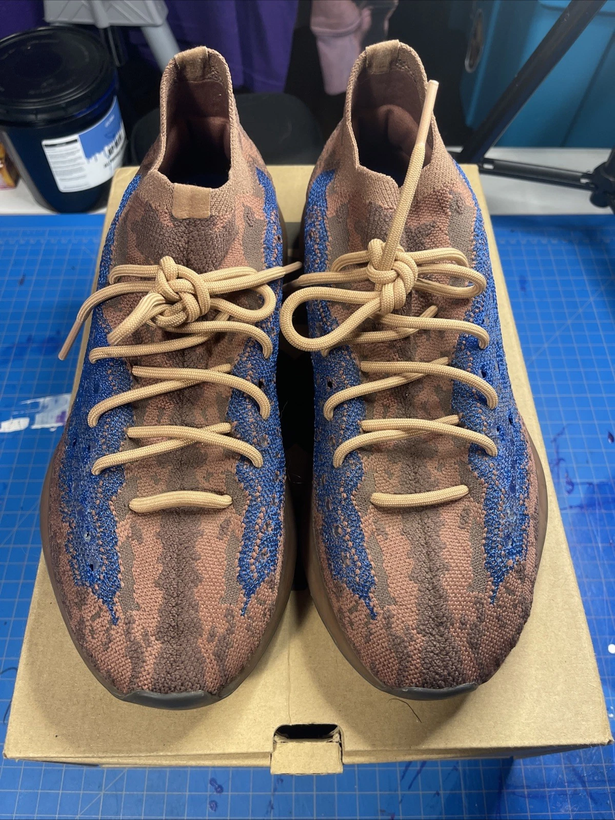 Taglia 10 Adidas Yeezy Boost 380 Azure antiriflesso