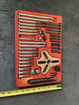 Snap On Bolt Grip Puller Set..missing 1 not Sure If Msssing Anything Else 