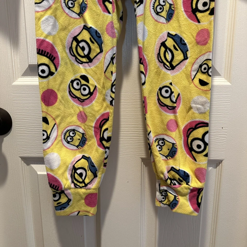 Pijama com capuz Despicable Me Minions feminino peça única tamanho juvenil médio - Imagem 4 de 4