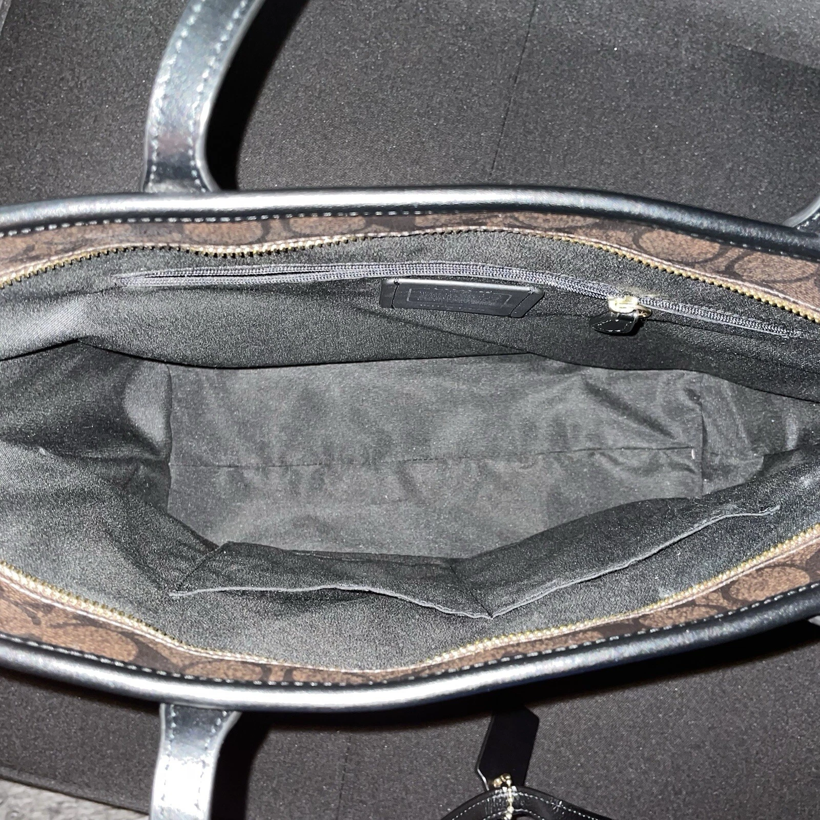 Borsa Coach City con zip firmata marrone nero