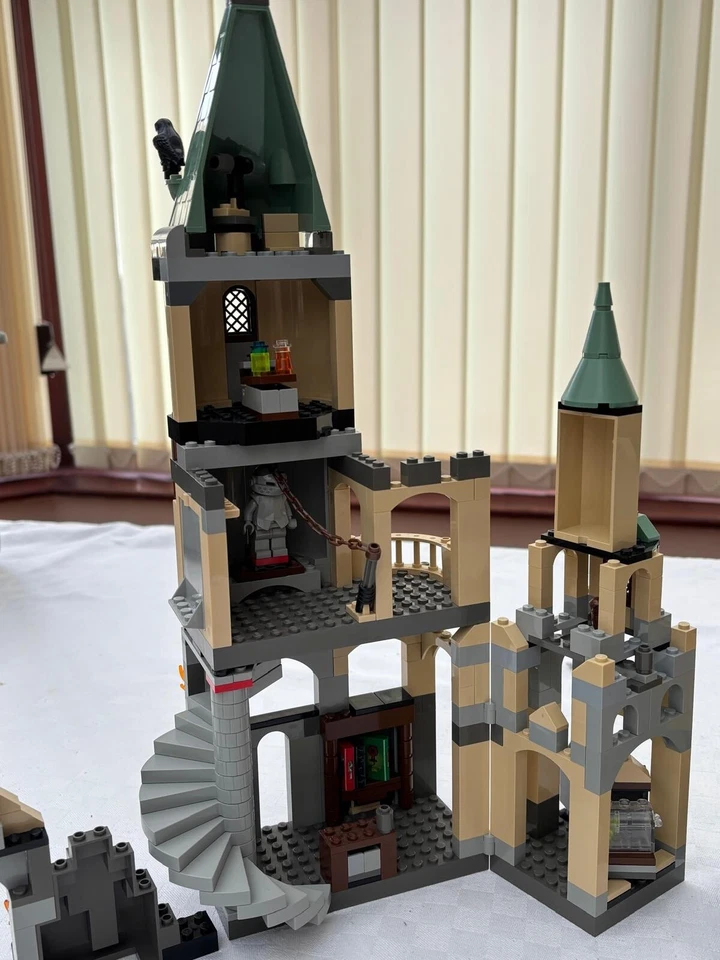LEGO Harry Potter 4709 Hogwarts Castle, photo 3 of 5