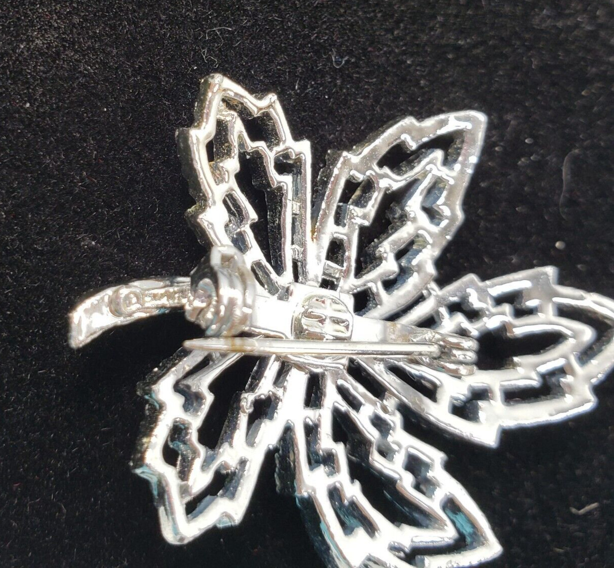 Signed Gerry's Maple Leaf Brooch Silver Tone Text… - image 7