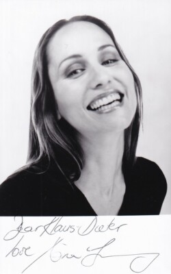 Nina Young bek. aus ''James Bond 007 - Der Morgen stirbt nie'' - original signiert