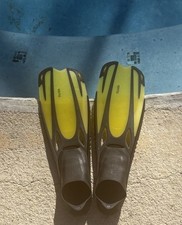 Mares Fluida Swimming Fins Yellow/Black, Kids: 11.5 US, 27-30EU