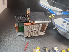 Preowned LEGO City 60046 Helicopter Surveillance Instr/Minis NO BOX 95% Complete