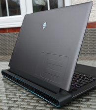 Alienware M18 R1 18"  Gaming laptop, i9-13900HX, 32 GB RAM, NVME,RTX 4070 8GB