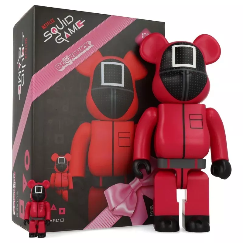 Squid Game Guard □ 100% + 400% Bearbrick Set by Medicom Toy
