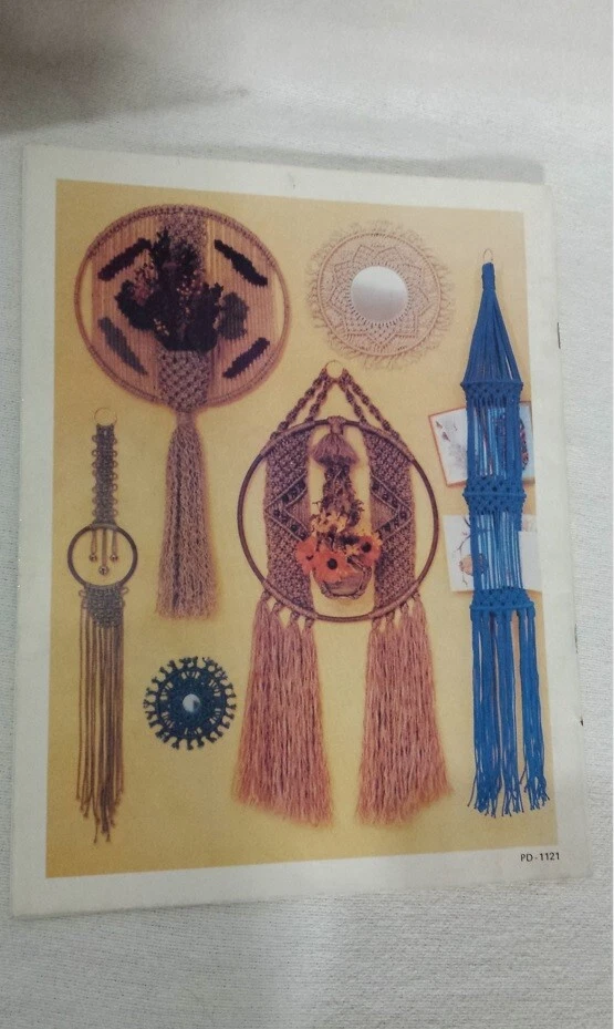 Macrame Things in Rings How To Craft Booklet PD1121 Over 25 Vintage Patterns - Image 2 of 4