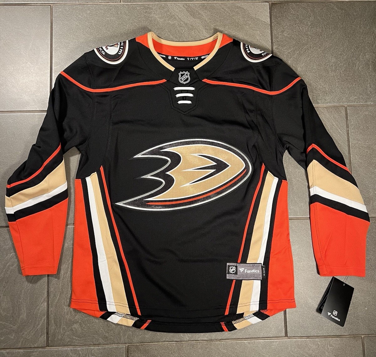 Anaheim Ducks Jersey Hockey NHL Size Small NWT Fanatics