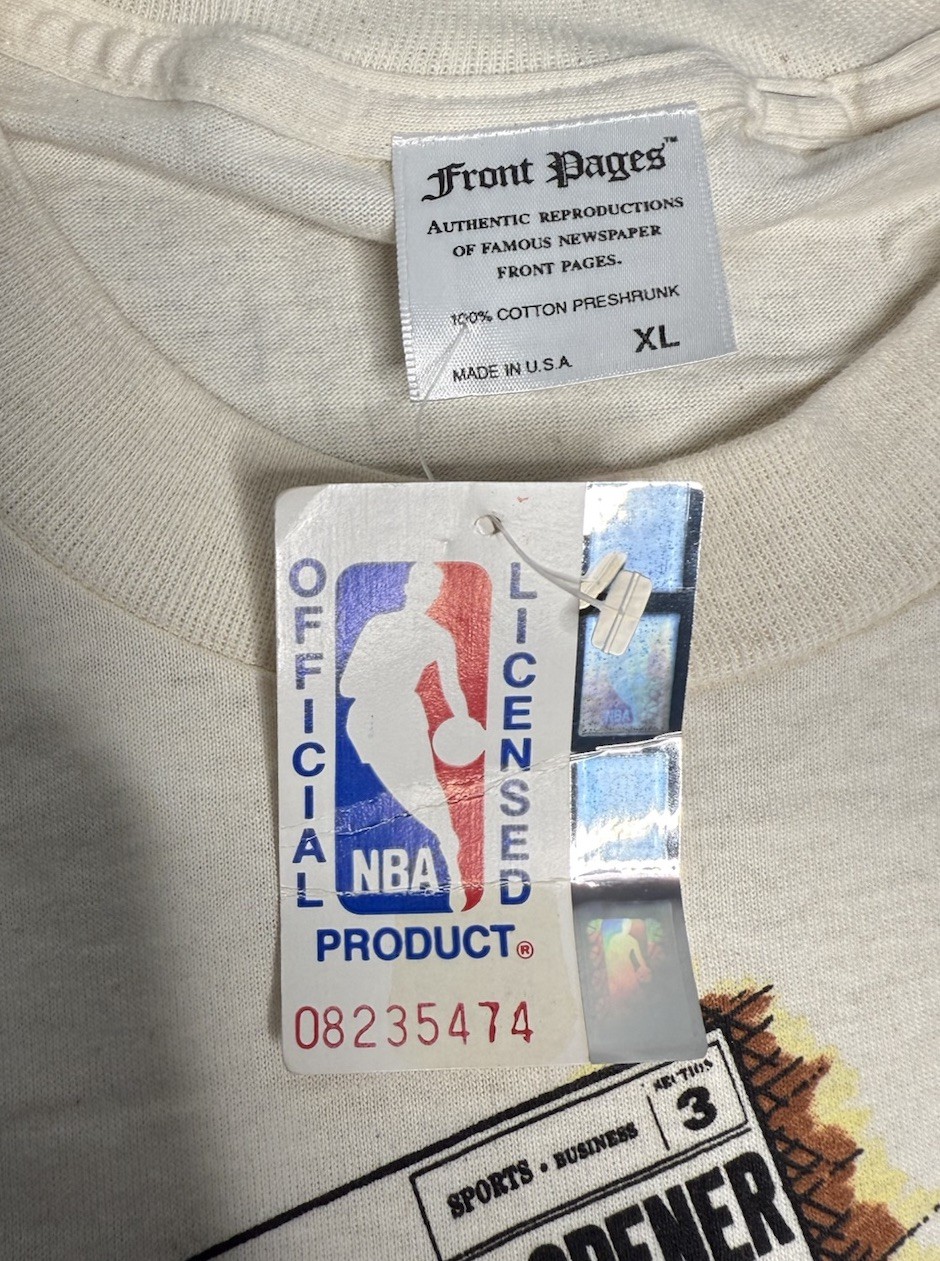 Rare VTG Chicago Bulls Beat Warriors In Home Opener Newspaper NBA T-Shirt Sz XL image 3