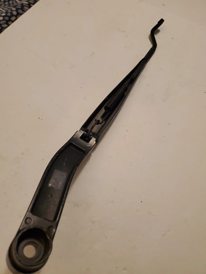 Hyundai Genesis 2009 2014 brazo limpiaparabrisas del lado derecho del pasajero OEM Foto 3 de 4