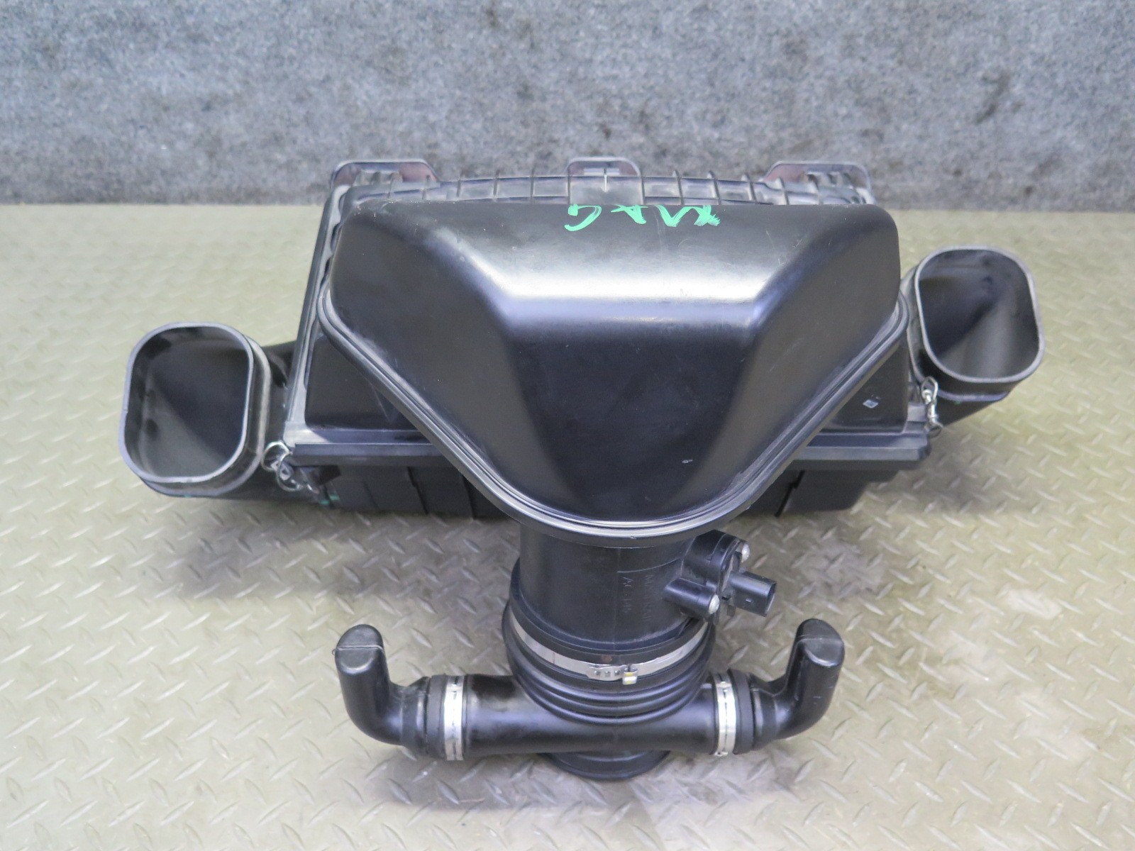 2009-2019 MASERATI GRANTURISMO M145 4.7L AIR INTAKE CLEANER FILTER BOX W SENSOR