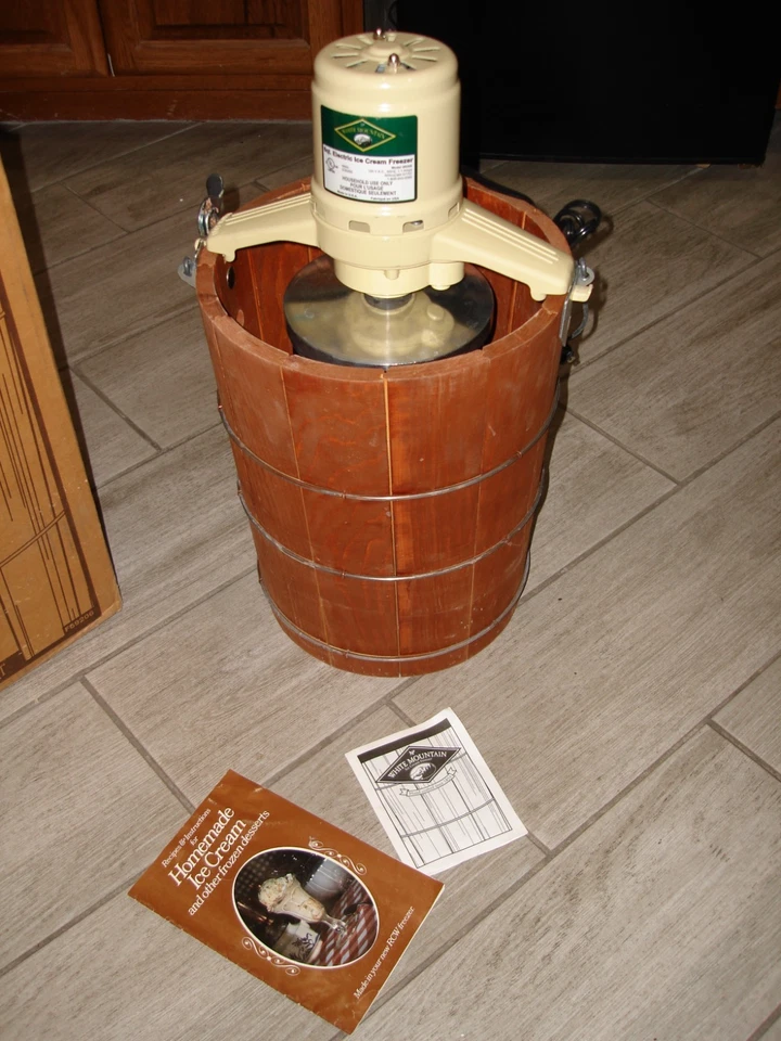 WHITE MOUNTAIN 6 QUART ELECTRIC ICE CREAM MAKER MODEL F69206 NEW OPENED Read! - Image 3 of 4