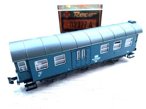 Roco 2377 A, Spur N, 3-achsiger UMBAUWAGEN  als Werkstattwagen, blau, Ep. IV,OVP | Zustand: Gebraucht
