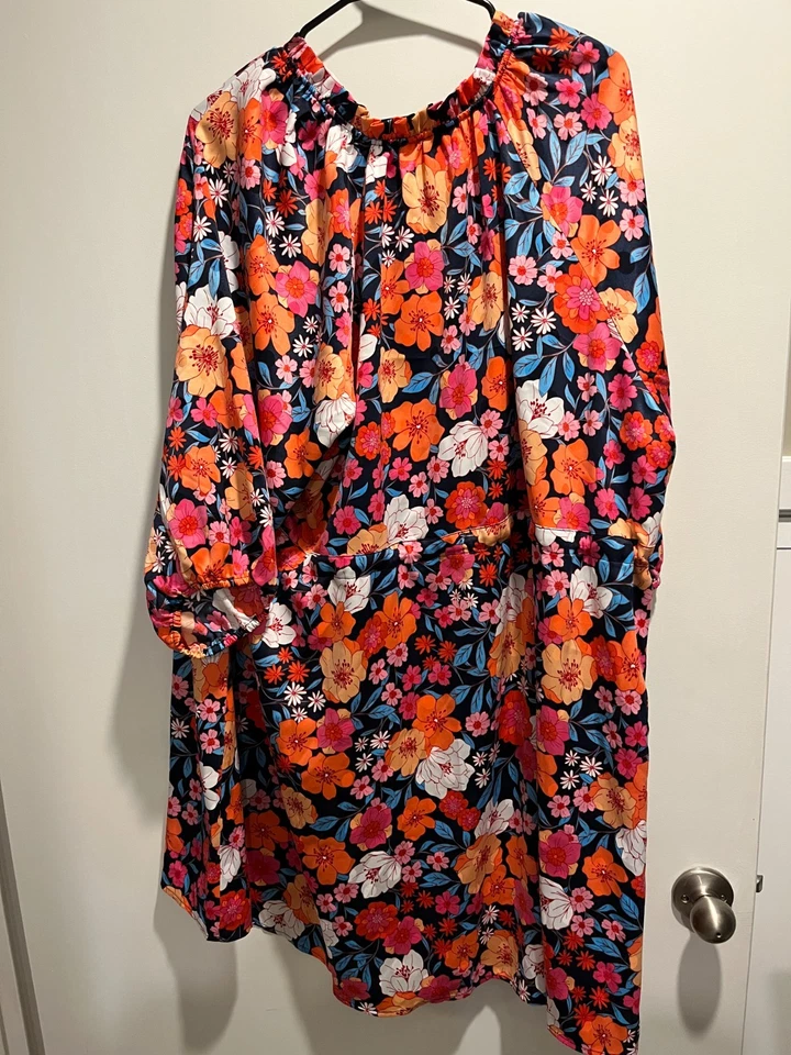 ¡TAN BONITO! Vestido cuadrado floral Draper James talla 3X Foto 2 de 3