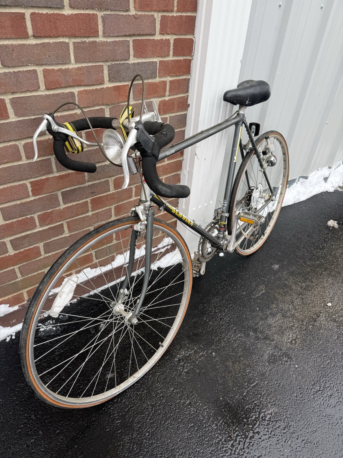 Vintage 1980s Schwinn Traveler Road Bike - Grey/Yellow - 12 Speed - Original