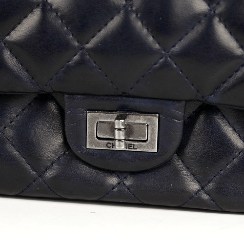 CHANEL Bag Navy 2.55 Reissue Lambskin Leather 226 SHW CERTIFIED AUTHENTIC - Picture 4 of 8