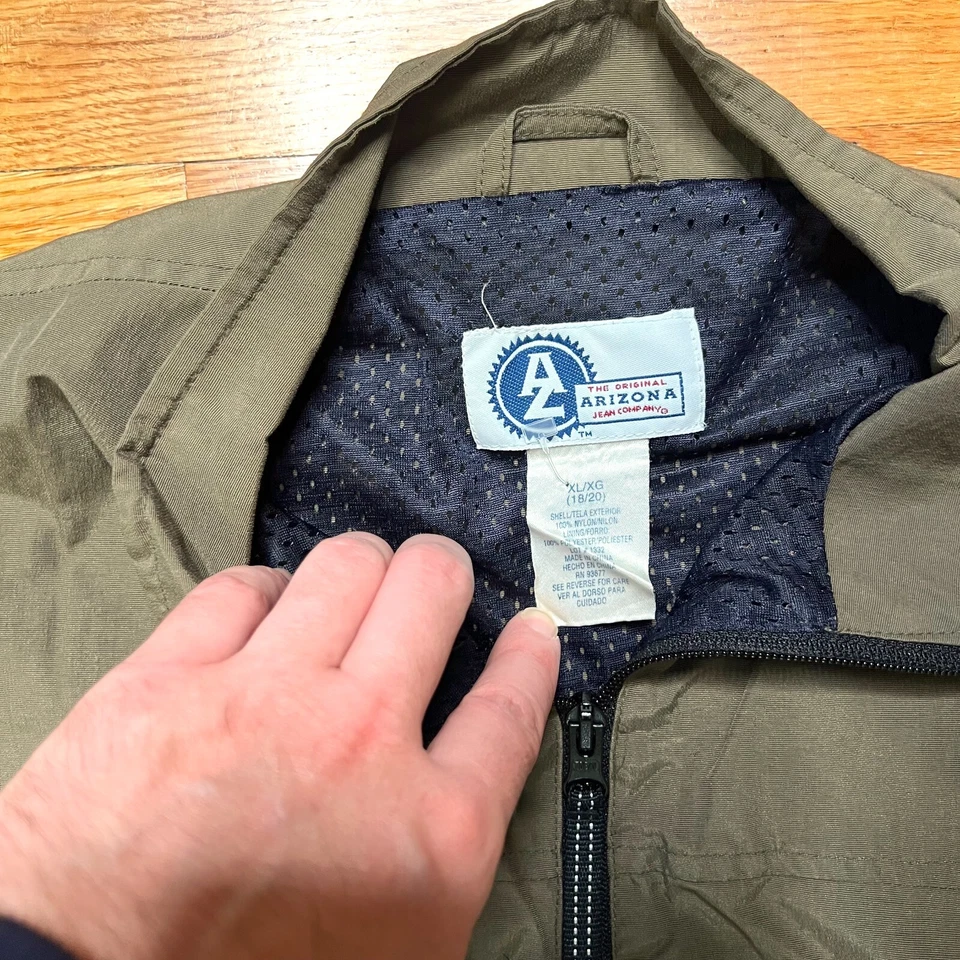 VTG Boys Arizona Outdoor Travel Vest Army Green Size XL 18/20 Water Resistant - Image 3 of 4