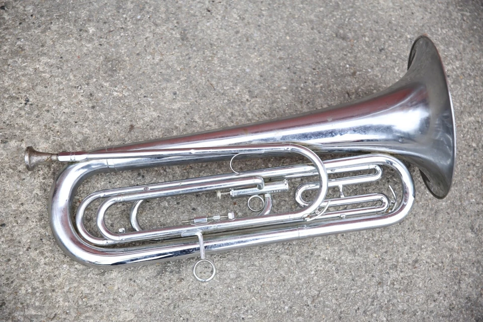 Corneta de cuerno vintage Getzen barítono de lujo válvula única Vanguard 42 antigua Foto 2 de 4