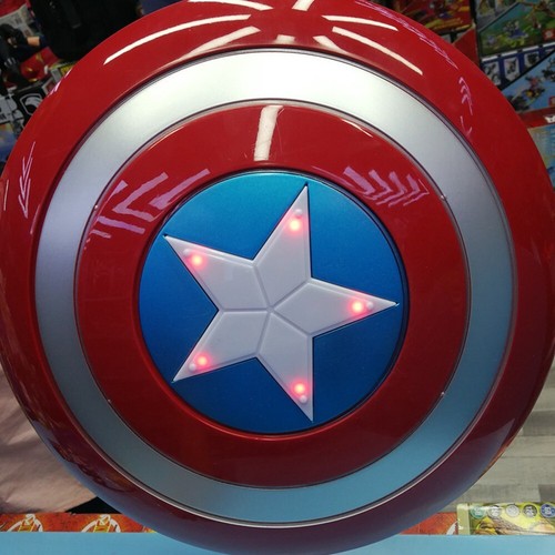 Avengers Capitan America Scudo con Luce LED Giocattolo da Collezione per Bambini Cosplay CALDO - Foto 10 di 11