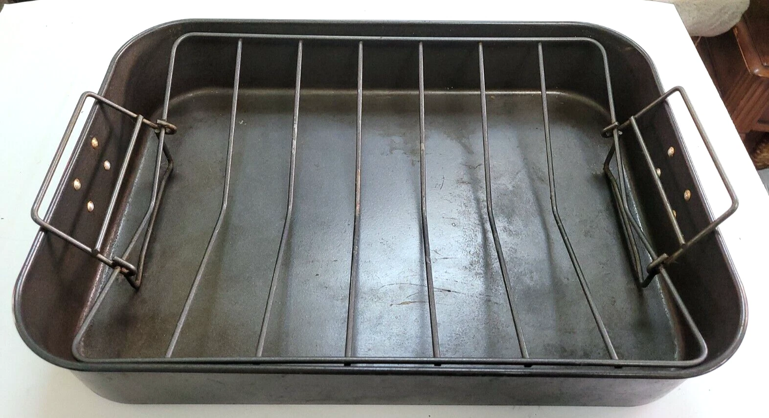 Large Nonstick Roasting Pan & Rack Inner Dimensions 16.5"x12.5"x3"
Opens in a new window or tab