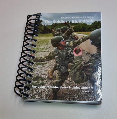 2017 US Army TRADOC Pamphlet 600-4 The Soldier's Blue Book Guide Initial Entry
