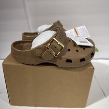 Crocs Classic Clogs - Tan Metallic Buckle - Women's 6 / Men's 4 - NWT