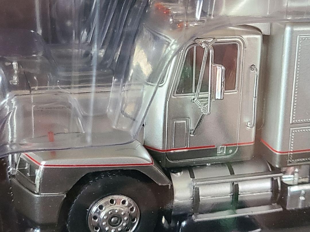 ixo GMC ジェネラル SBFA 1988 メタリックグレー 　1/43 IXO 1/43 TR166 GMC GENERAL SBFA 1988 Silver/Metallic Grey