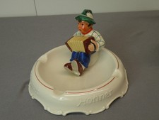 Posacenere in ceramica, Hohner, fabbrica di porcellana Fischer & Co, suonatore di organo manuale