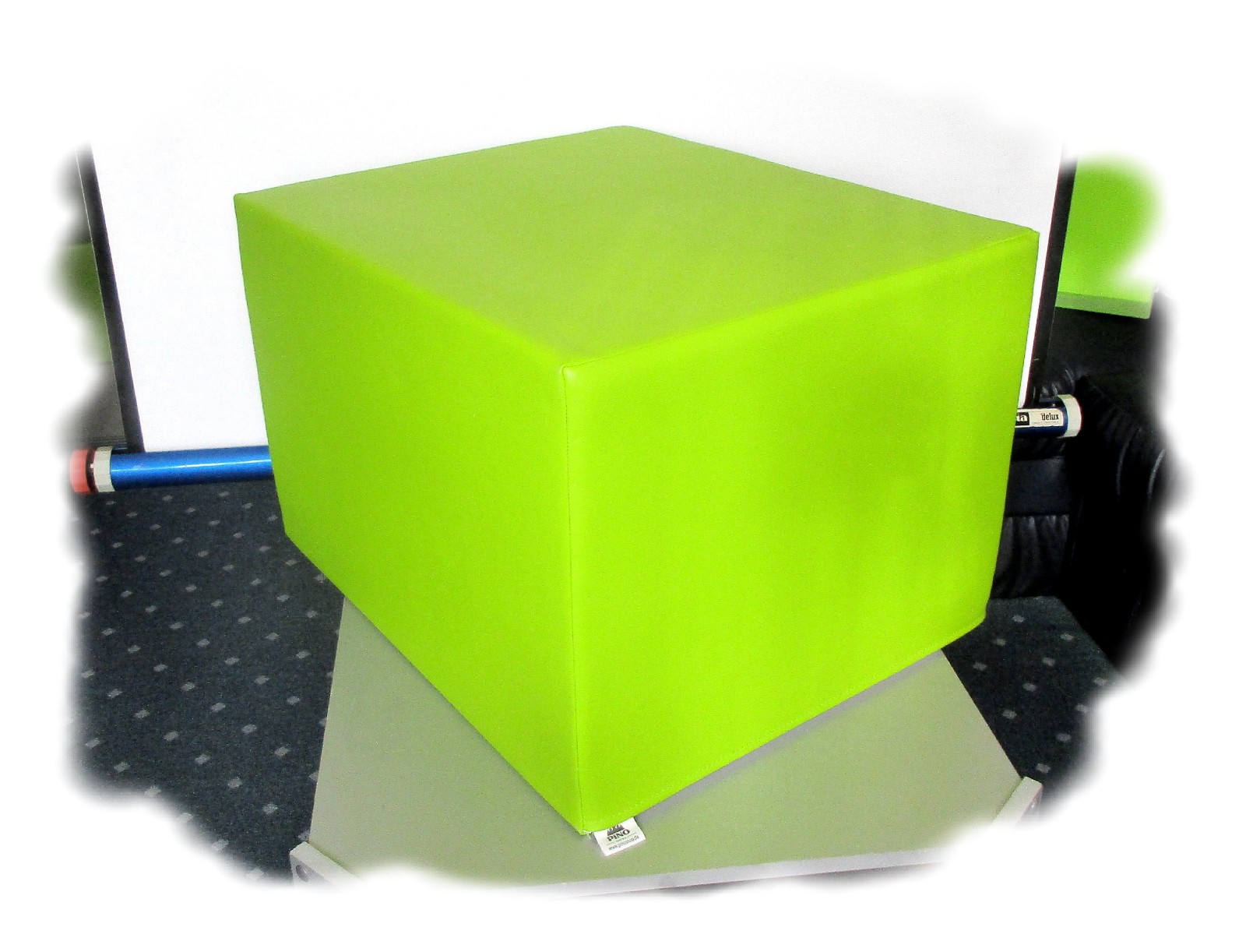 PINO Therapiekissen Stufenlagerungskissen Beinkissen 60×50×40 cm Kunstlederbezug