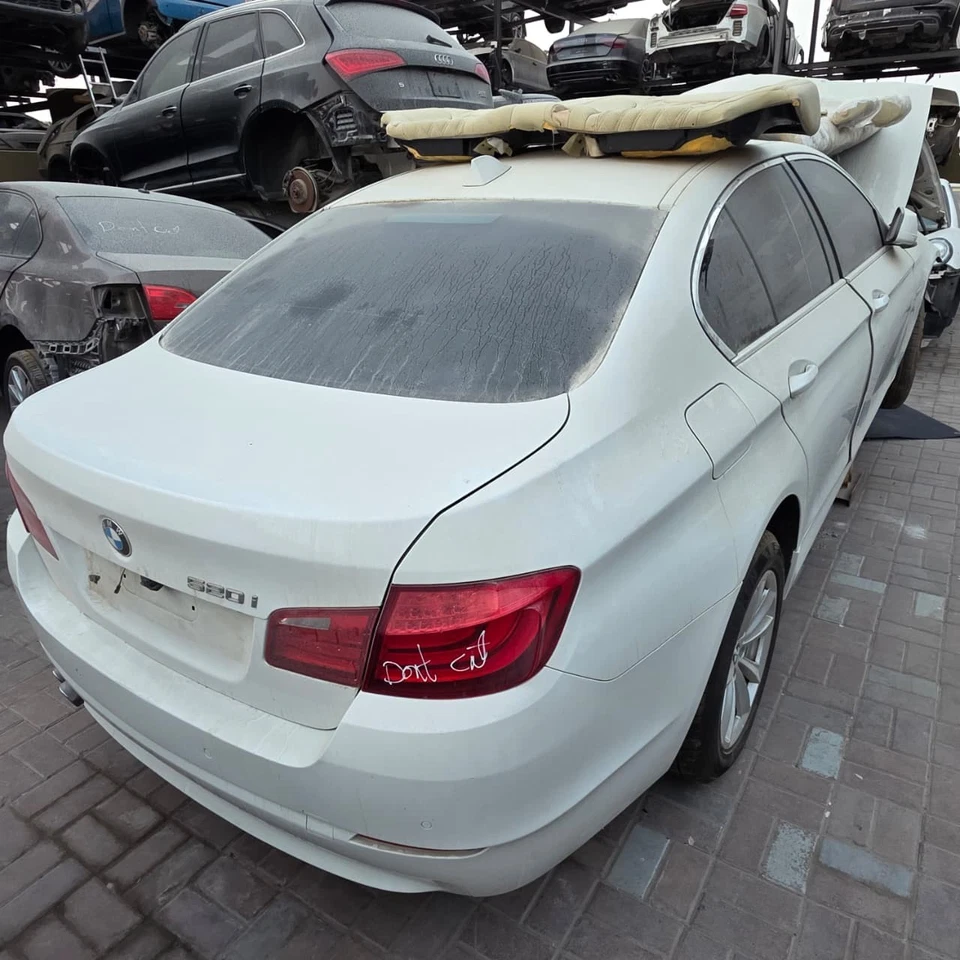 Suporte de suspensão traseiro direito BMW 520i 2013 fabricante de equipamento original 33316775900 - Imagem 4 de 4