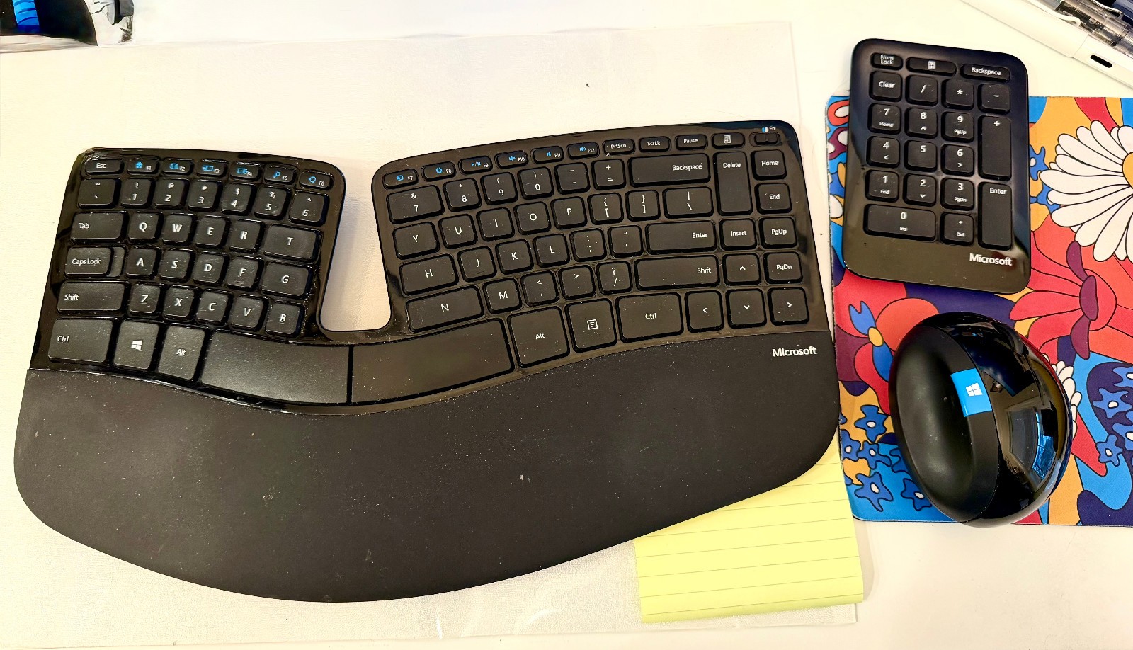 Microsoft L5V-00001 Sculpt Ergonomic Keyboard, Mouse, Number Pad, WITH Dongle