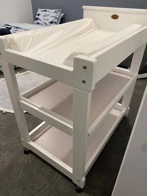 gumtree boori change table