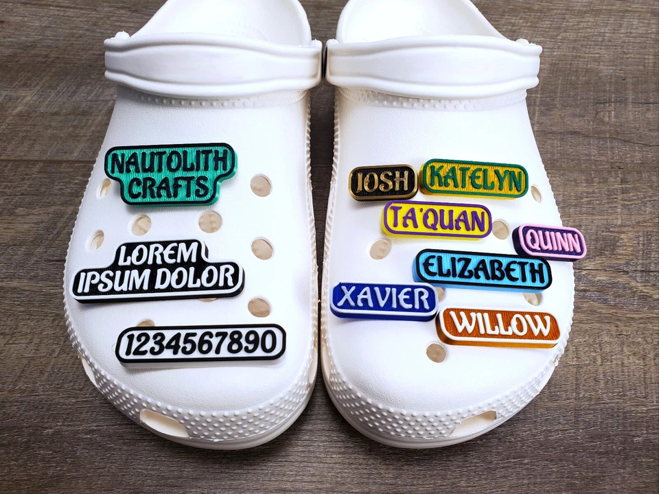 Dije con nombre personalizado para zuecos de espuma zapatos - texto y números de fantasía personalizados Foto 3 de 4