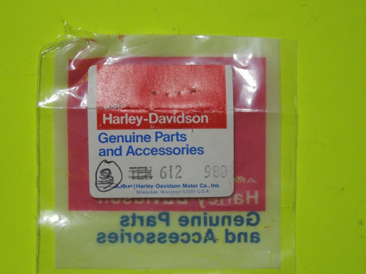 1 NOS OEM Harley Davidson 3/32