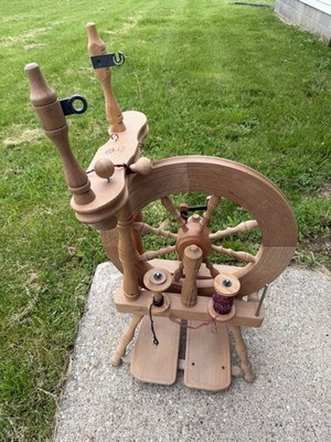 Ashford Traveller Spinning Wheel - Wheel that travels well! 