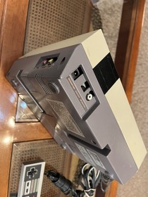 Nintendo NES 1985 Gray Video Game Console with Controllers and Games