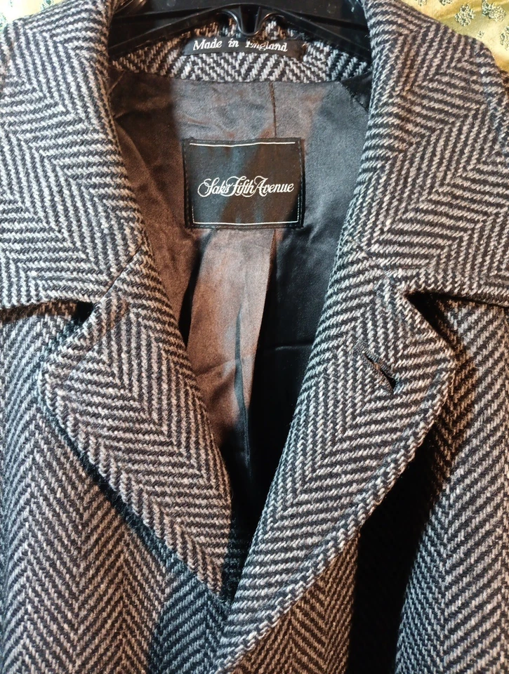 Saks Fifth Avenue Coat 100% Wool Tweed Herringbone Overcoat Size 43L Full Length - Image 2 of 4