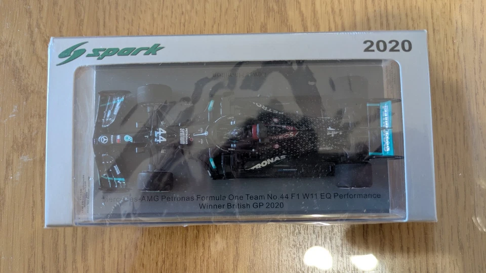 SPARK Mercedes AMG W11 #44 Hamilton Winner British GP 2020 1/43 - F1 S6477 - Immagine 2 di 4