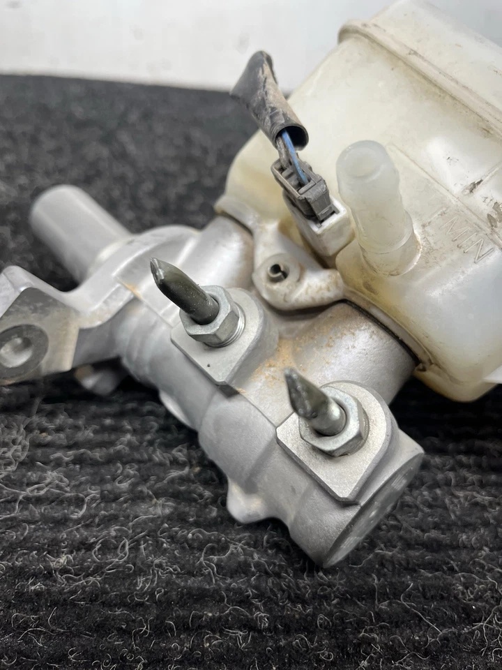 ☑️ 2015-2019 Subaru WRX STI Brake Master Cylinder Reservoir OEM 15-19 - Изображение 3 из 4