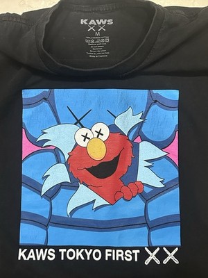 Kaws Tokyo First x Sesame Street Elmo T-Shirt M