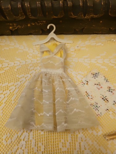Barbie Yellow Blossom Outfit Yellow Dress White Lace Overlay - Picture 4 of 15